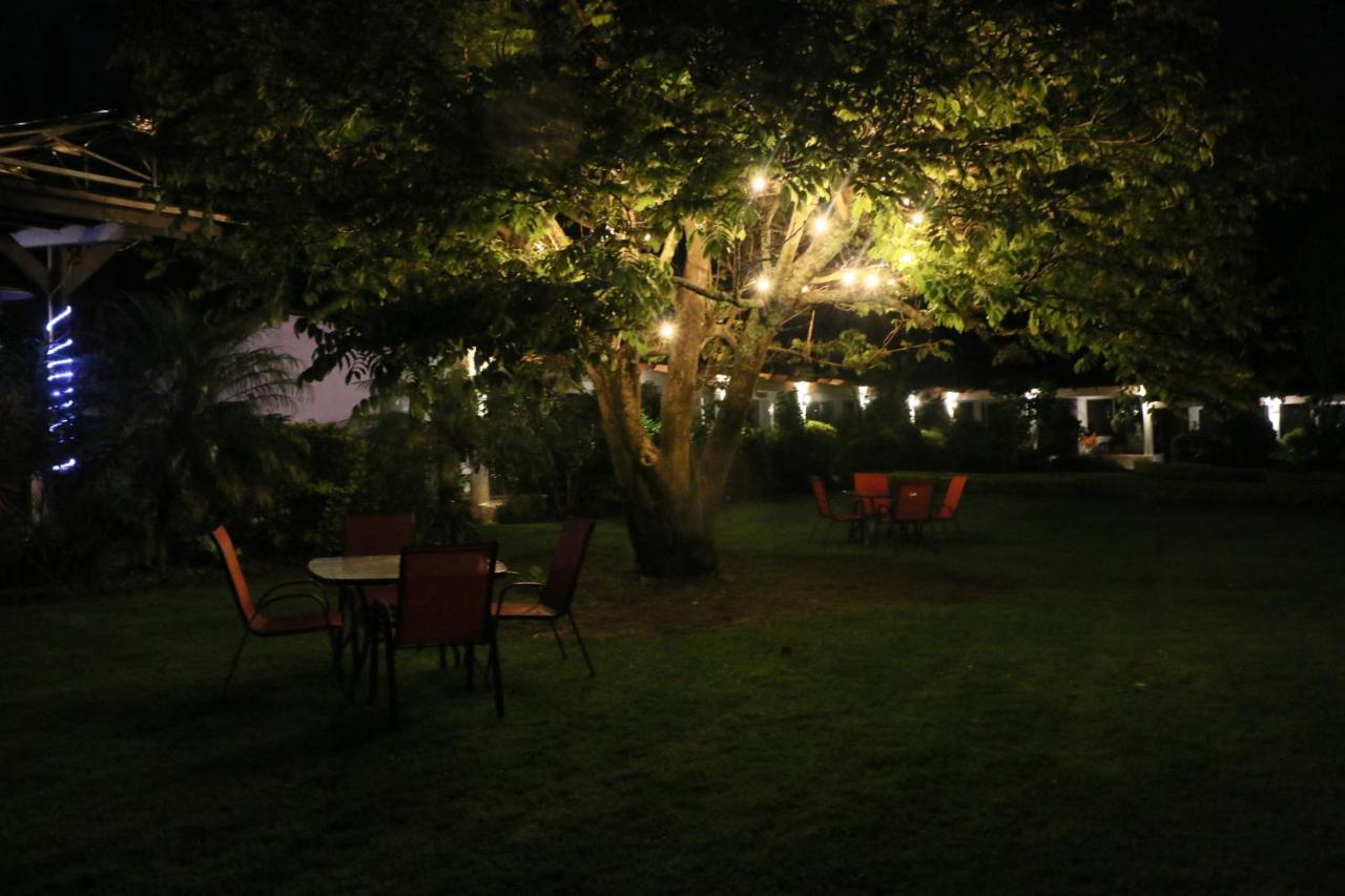 Posada La Presa Tepoztlán Esterno foto